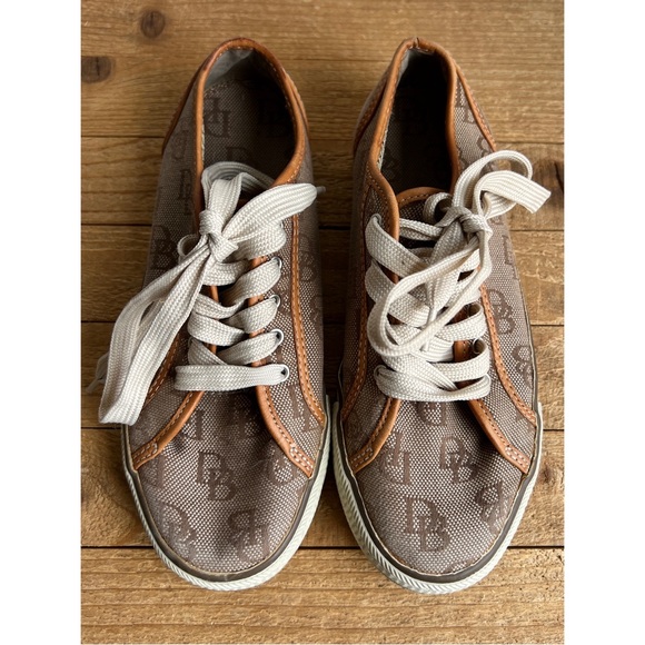 Vintage Dooney and Bourke Tan Logo Sneakers 6 - Picture 5 of 7